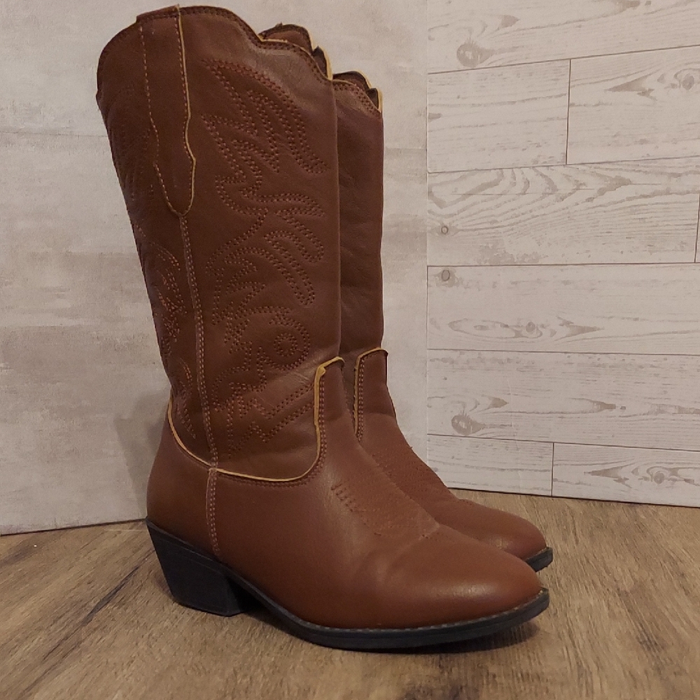 Chic Brown Heeled Boots